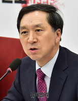 [포토] 한국당, 청와대 특감반 진상조사단 회의 참석한 김기현 전 울산시장 