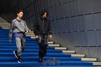 [포토] '타이거JK-비지' 스웩 넘치는 걸음걸이