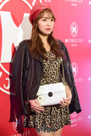 [포토] 귀여운 패션하고 온 '디 홀릭'