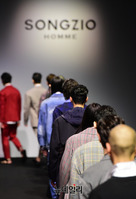 [포토] '송지오옴므' 런웨이 "탑모델 다모여"