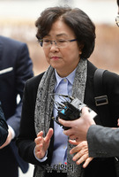 [포토] 영장실질심사 출석하는 김은경 전 환경부 장관