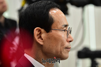 [포토] 굳은 얼굴의 최정호 국토교통부 장관 후보자
