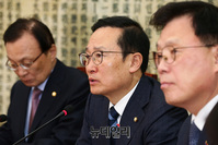 [포토] 민주당 최고위, 발언하는 홍영표 원내대표