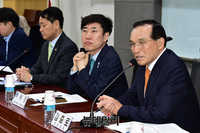 [포토] 축사하는 김중로 바른미래당 의원