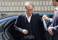 [포토] 공판 출석하는 이명박 전 대통령