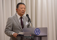 [포토] 이승만 전집 기념사 말하는 신철식 회장