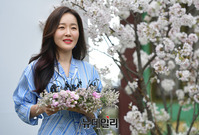 [포토] 이정현 결혼식 참석한 배우 엄지원