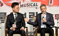 [포토] 뮤지컬 '스쿨 오브 락' 소개하는 신동원-토번브룩맨