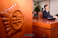 [포토] 법사위 속개 대기하는 문형배 후보자