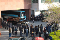[포토] 장례식장 나서는 故 조양호 회장 운구차량