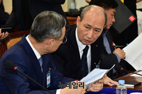 [포토] 대화 나누는 황창규-오성목