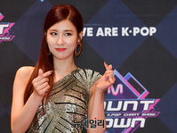 [포토] 가수 스테파니, 화려한 무대의상