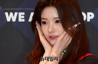 [포토] 에버글로우 '왕이런' 포토타임은 이렇게