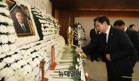 [포토] 故 김홍일 빈소 찾아 조문하는 황교안 대표