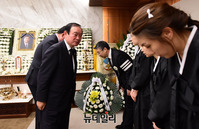 [포토] 故 김홍일 전 의원 빈소 조문하는 장병완