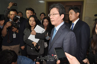 [포토] 국회 운영위원장실 찾은 유승민·오신환