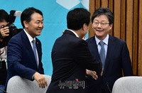 [포토] 인사 나누는 손학규-김관영-유승민