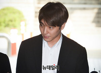 [포토] 영장심사 받기위해 출석하는 최종훈