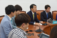 [포토] 국회에서 만난 이인영-김관영