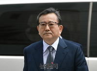[포토] 구속 기로에 놓인 김학의, 영장심사 출석
