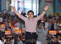 [포토] 환호받으며 규탄대회 입장하는 황교안 