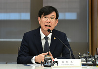 [포토] 대기업집단간 정책간담회, 발언하는 김상조