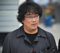 [포토] 황금종려상 수상 소감 밝히는 봉준호 감독