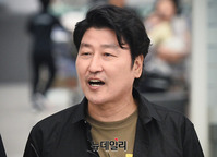 [포토] 금의환향 하는 영화 '기생충' 주연 배우 송강호