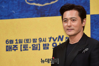 [포토] 송중기와 호흡 맞추는 배우 장동건