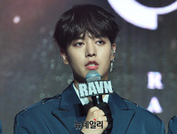 [포토] 원어스 레이븐, 조각상 비주얼