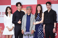 [포토] 일일드라마 '태양의계절' 김원용 감독과 주연배우들