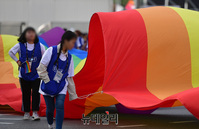 [포토] 5년째 서울도심 누비는 퀴어퍼레이드