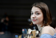 [포토] 안젤리나 다닐로바 "틴탑 취재왔어요"