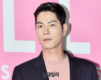 [포토] 여심 자극하는 배우 홍종현