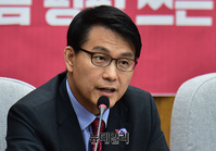 [포토] 발언하는 윤상현 자유한국당 의원