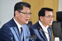 [포토] 국회 찾은 김연철 통일부 장관