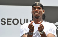 [포토] 폴 포그바 '손하트도 가볍게'