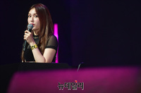 [포토] 솔로 데뷔한 전소미 "쇼케이스서 무대 못보여드려 아쉬워"