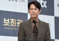 [포토] 정치드라마로 10년만에 안방 복귀하는 이정재