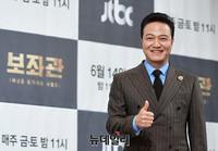 [포토] 야비한 보좌관 된 배우 정웅인