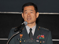 [포토] '한미우호의 밤' 축사하는 최병혁 한미연합사 부사령관