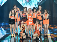 [포토] 프로미스 나인, 사랑스러운 손인사