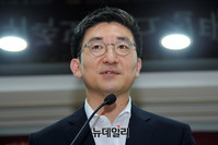 [포토] 인사말하는 김세연 여의도연구원장