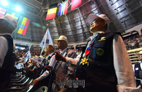 [포토]  6.25의 노래 부르는 참전 유공자들