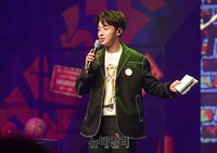 [포토] 여자아이들 쇼케이스 사회 맡은 허경환