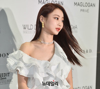 [포토] 가수 경리, 휘날리는 머릿결