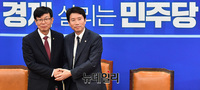 [포토] 이인영 원내대표 찾은 김상조 신임 청와대 정책실장