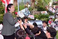 [포토] 우리공화당 천막앞에서 발언하는 인지연 대변인