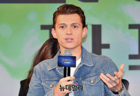 [포토] 톰 홀랜드 "스파이더맨 즐겁게 봐주세요"