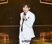 [포토] 트롯가수 승국이 "대세남은 나야"
